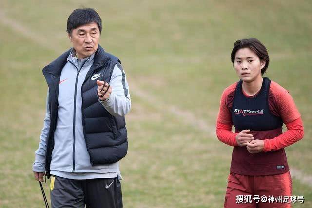 穆加贝访华，邓小平观后感叹要谨慎改革